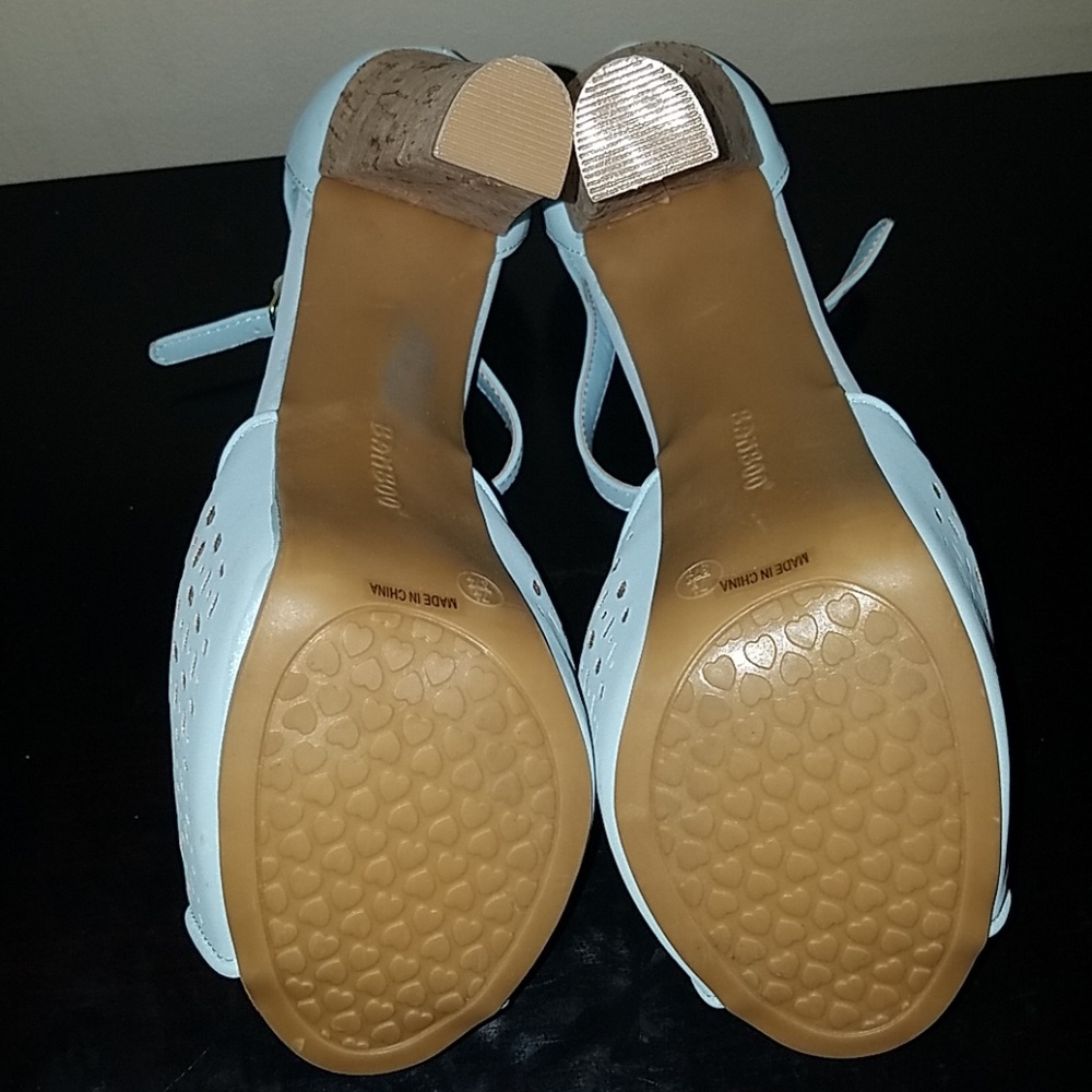 High heels - Picture 4 of 4